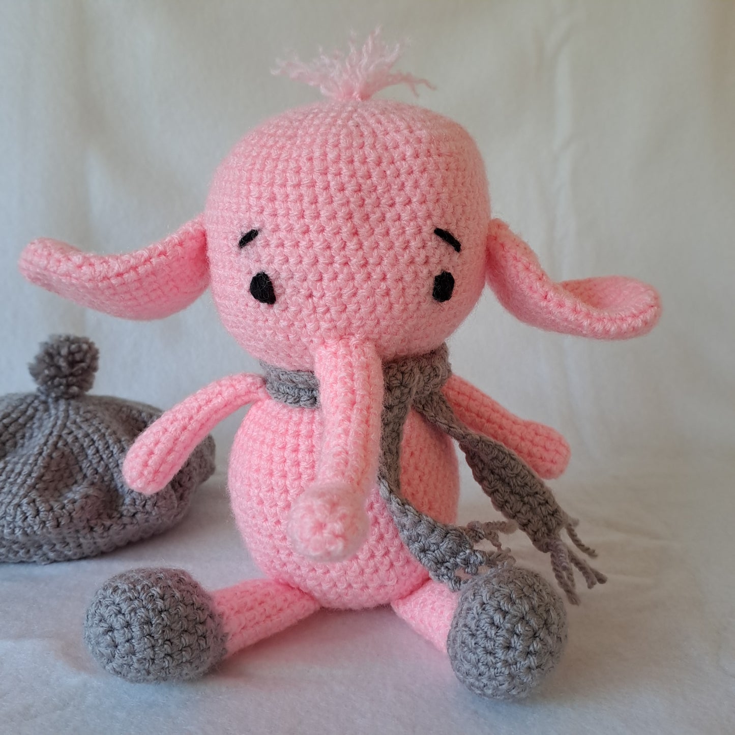 Knuffel-olifant-roze-baret