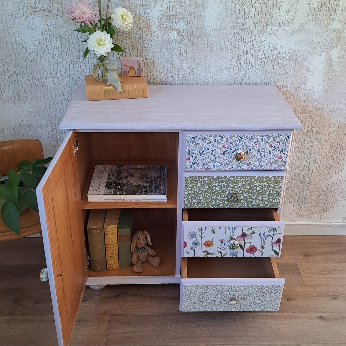 Kastje met fleurige prints