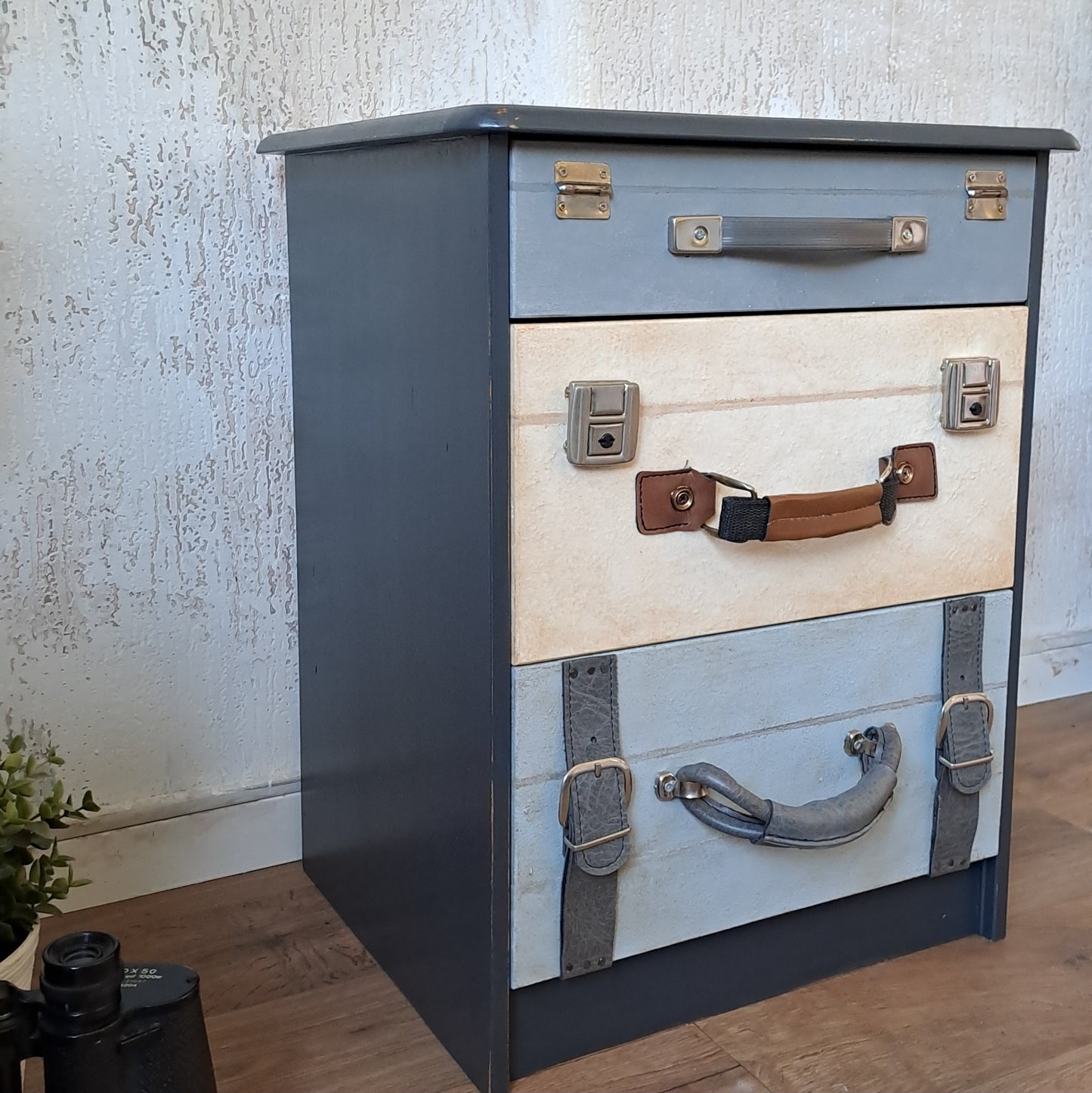 Nachtkastje kofferlook