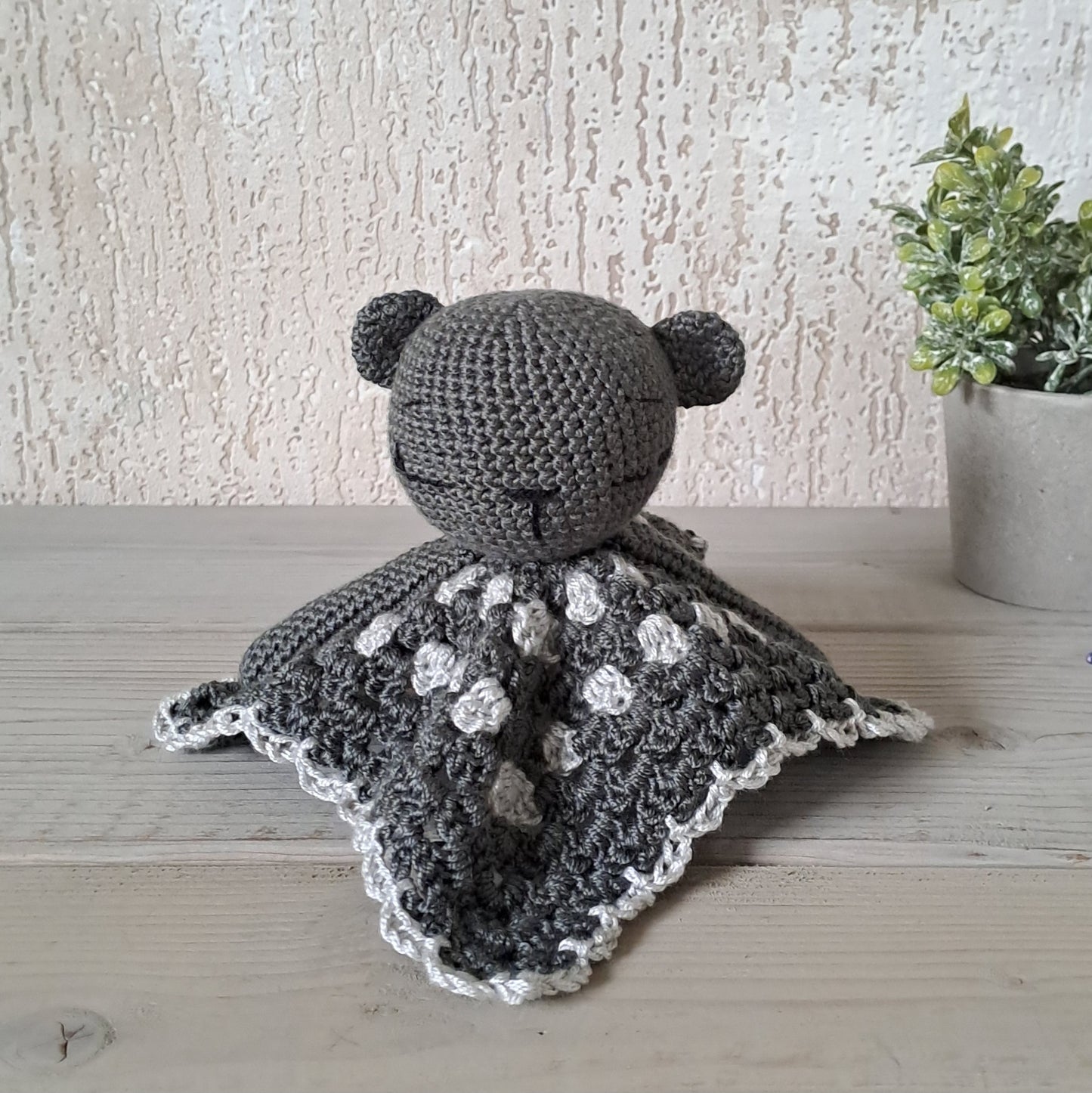 Knuffeldoekjes beer met rammelaar