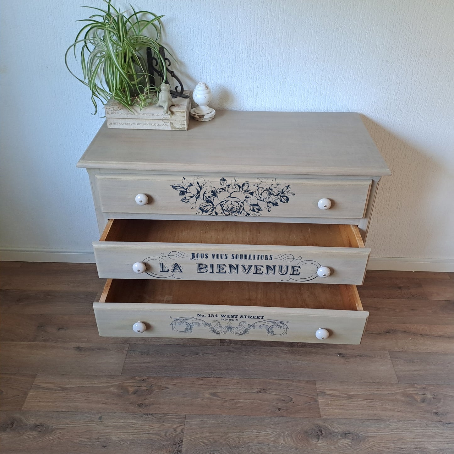 Ladekast vergrijsd met print - 3 lades