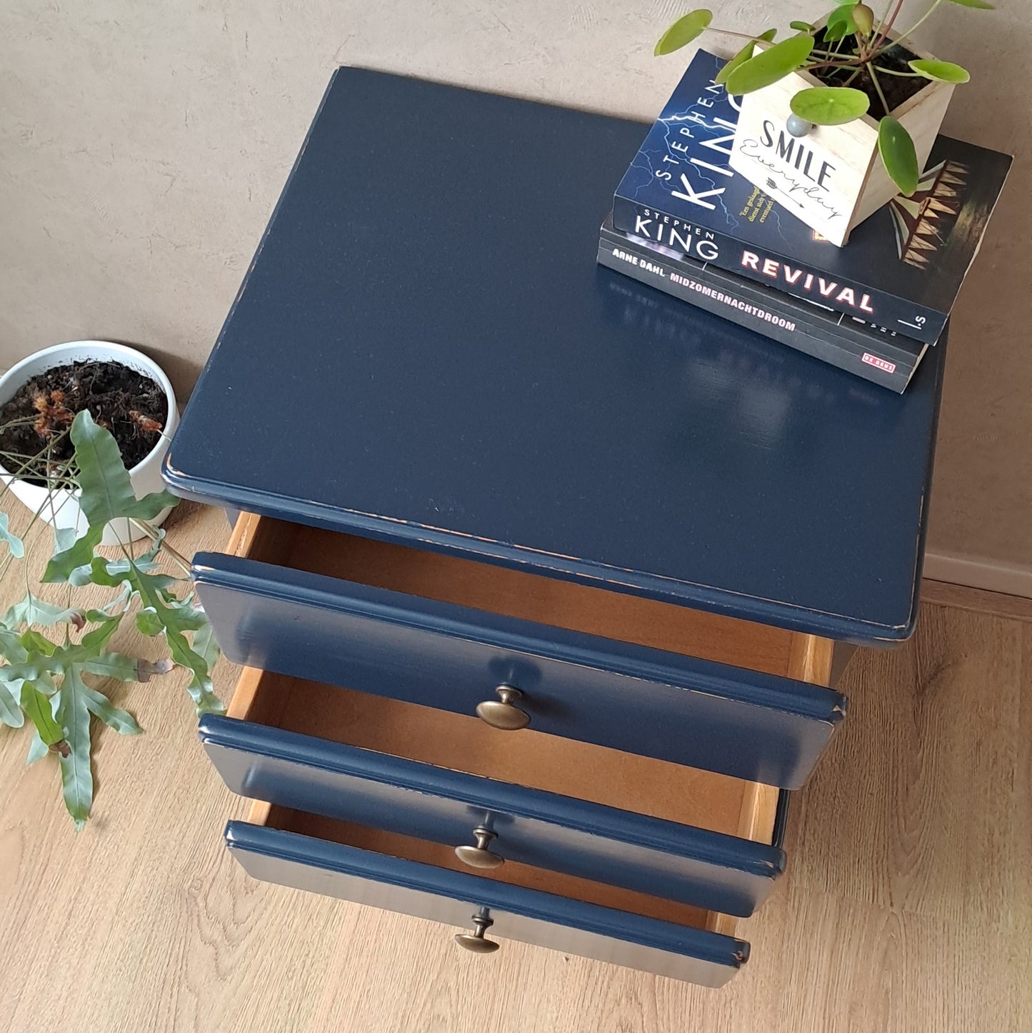 Nachtkastje donkerblauw
