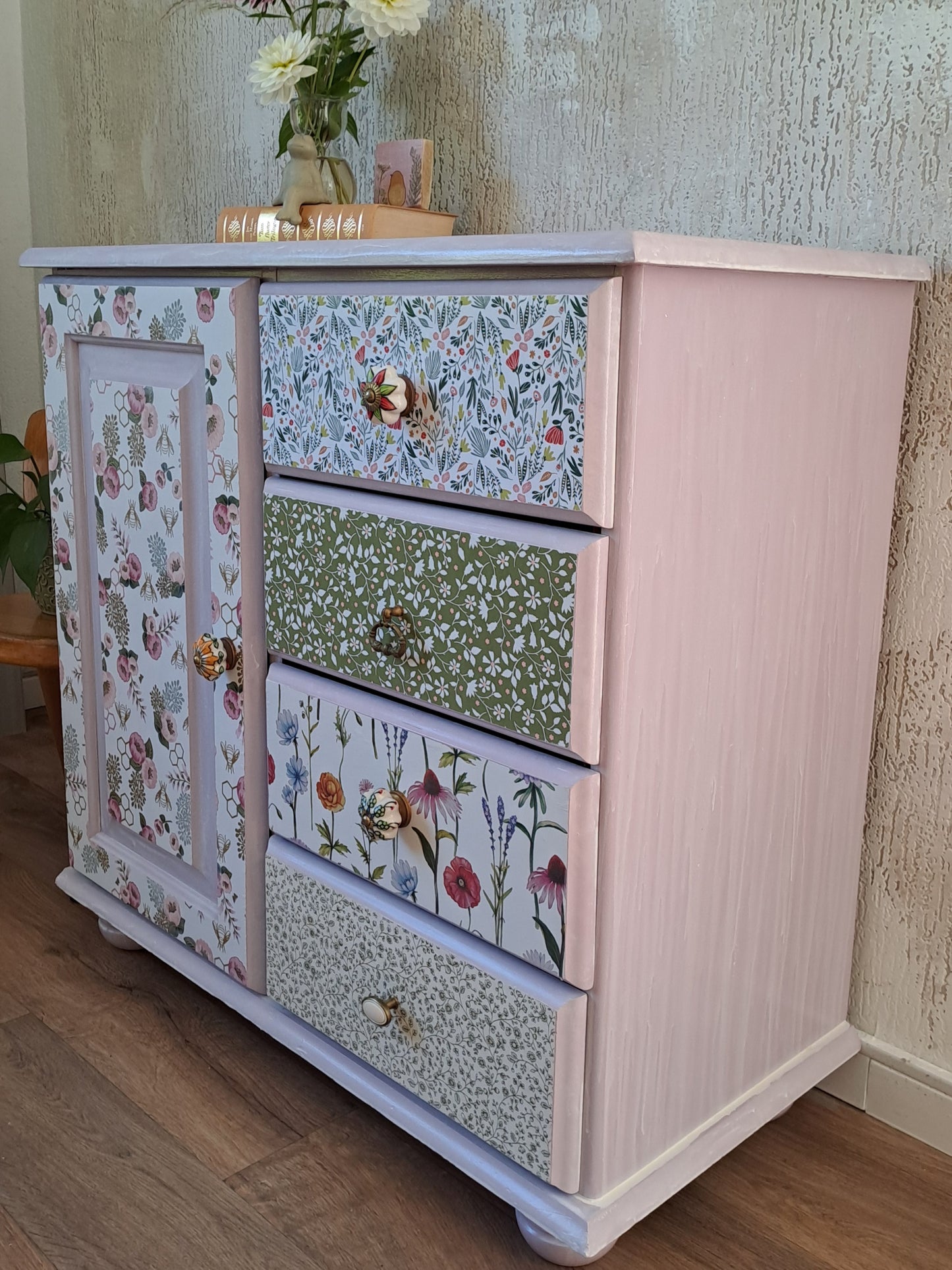 Kastje met fleurige prints